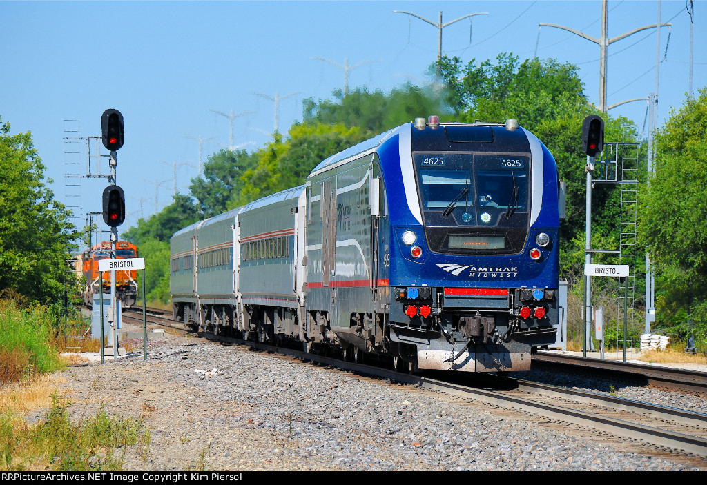 IDTX 4625 Amtrak Midwest Illinois Zephyr